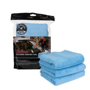 Pakovanje plavih mikrofiber krpa Chemical Guys Workhorse na beloj pozadini.